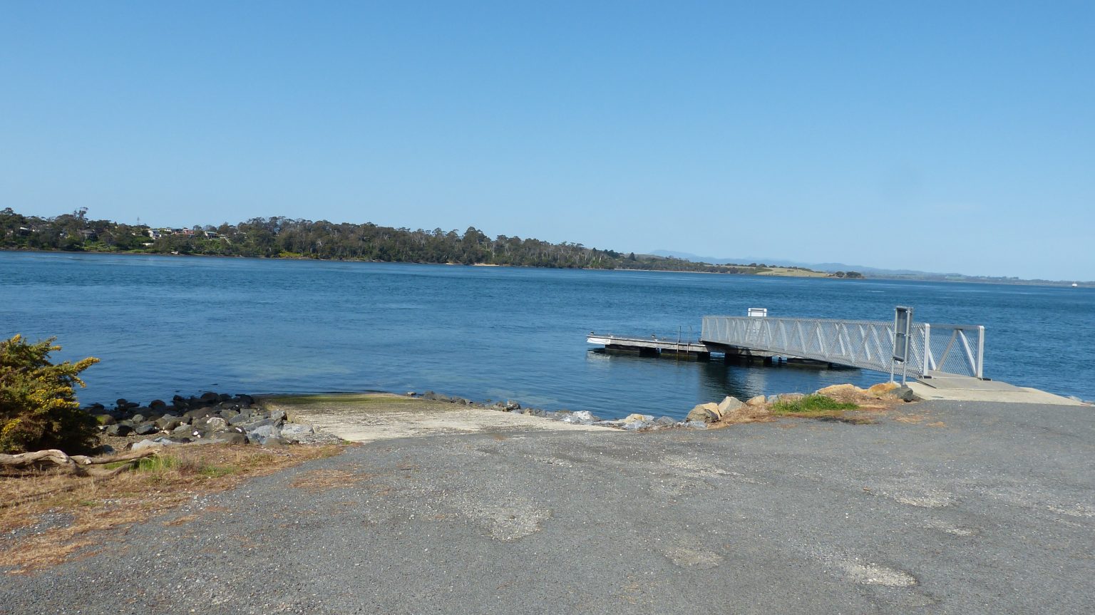 Clarence Point Boat Ramp / Pontoon Marine and Safety Tasmania