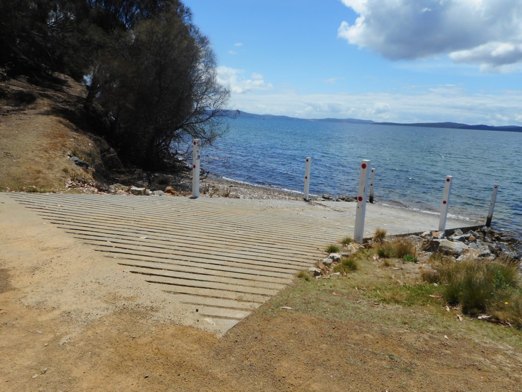 simpsons bay boat ramp - marine and safety tasmania